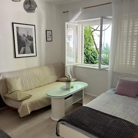 Apartment Center Town Lipa Mala