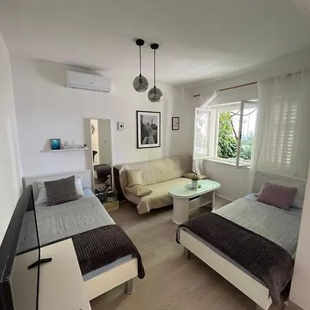 Center Town Lipa Mala * Gradac (Split-Dalmatia)