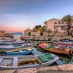 Center Town Lipa Mala Gradac (Split-Dalmatia)