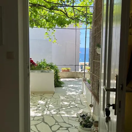 Lipa Mala * Gradac (Split-Dalmatia)
