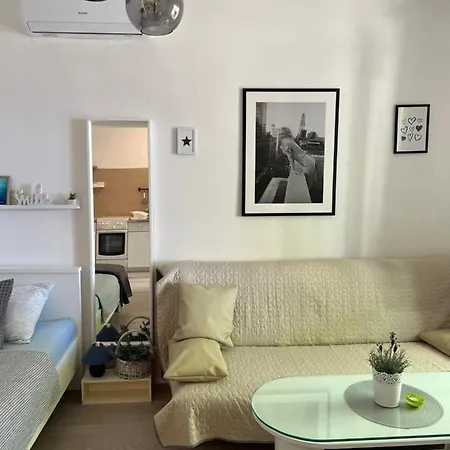 Lipa Mala * Gradac (Split-Dalmatia)